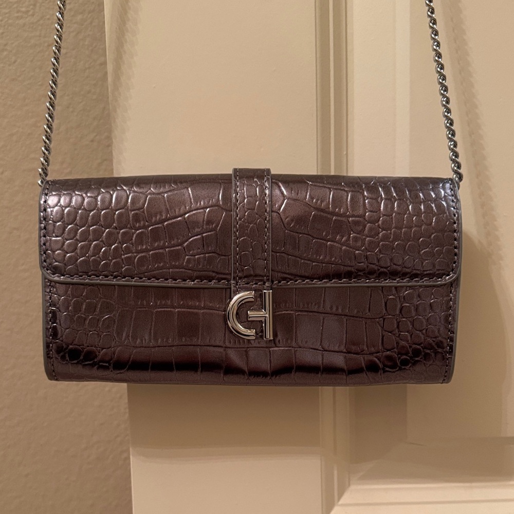 Cole-Haan metallic Croc-Embossed Chain
Buy for Christmas and I’ll ship wrapped